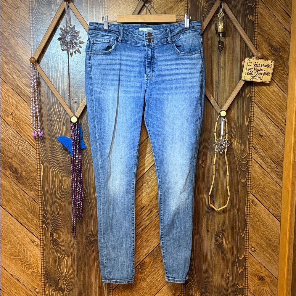 BKE  Victoria Medium Wash Skinny Jeans for Women
